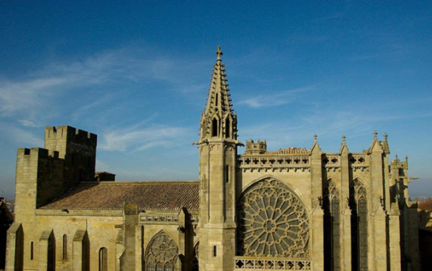 Au Doux Clocher Pieusse Exterior photo